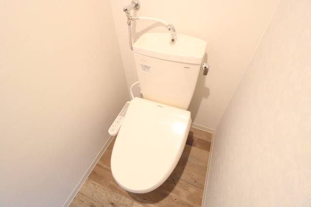 トイレ　人気設備♪シャワートイレ♪