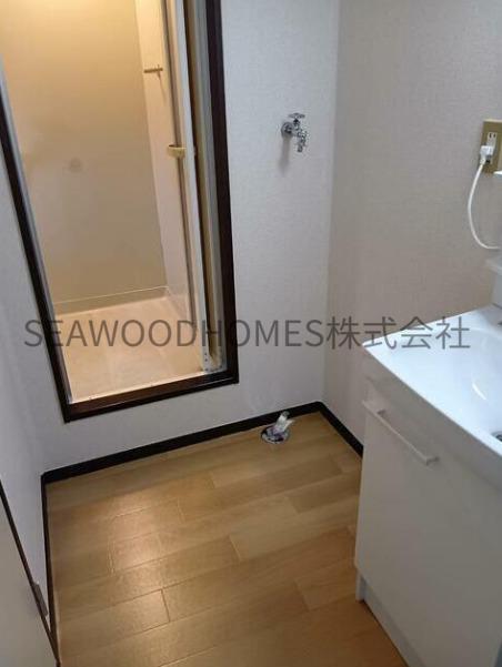 洗面設備　室内洗濯機置き場です。