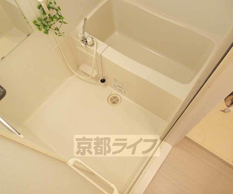 バス・シャワールーム　ゆったりくつろげるバスルームです