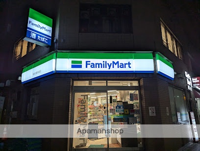 コンビニ　ファミリーマート築地本願寺前店（コンビニ）まで162m