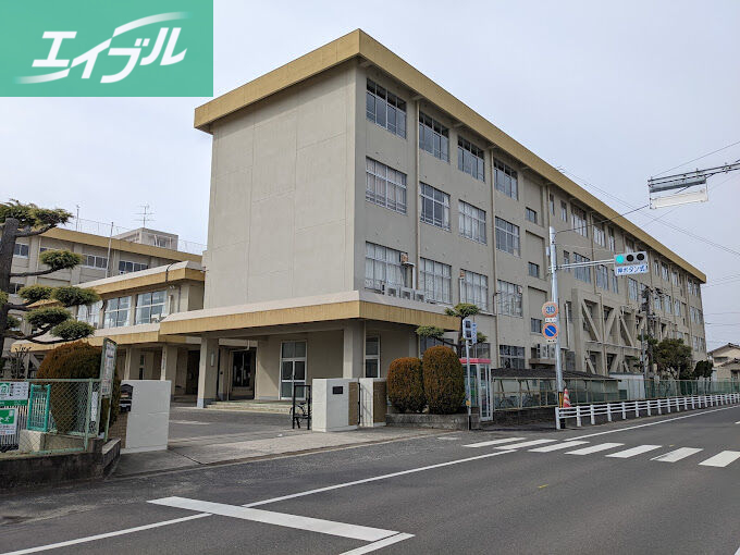 小学校　岡山市立南輝小学校（小学校）まで782m