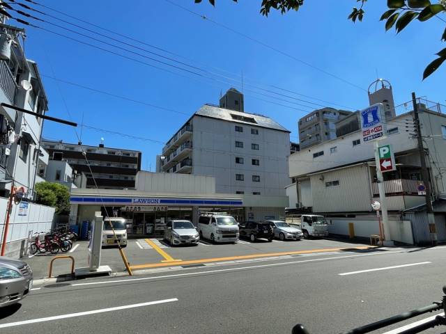 コンビニ　ローソン（コンビニ）まで750m