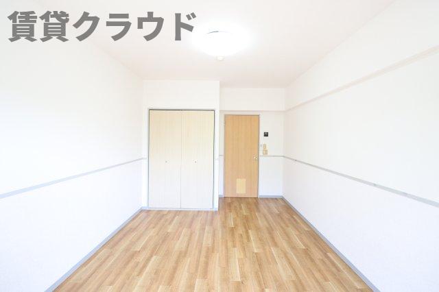 居室・リビング　こちらのリビングで趣味の時間をお楽しみください