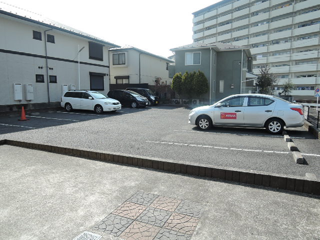 駐車場　駐車場（要空き確認）