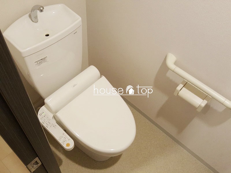 トイレ　ウォシュレットトイレ！水廻りも綺麗ですよ♪