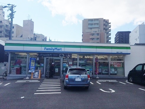 コンビニ　ファミリーマート 松原二丁目店（コンビニ）まで338m