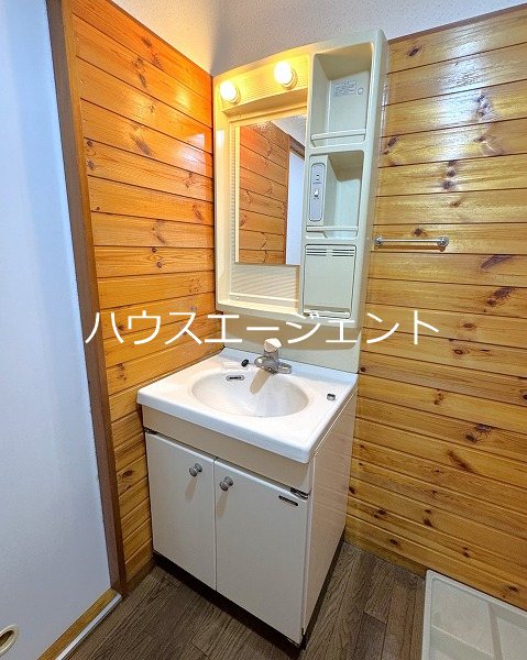 洗面設備　独立洗面台があります。
