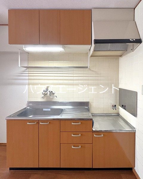 キッチン　2口コンロ設置タイプのキッチンです。