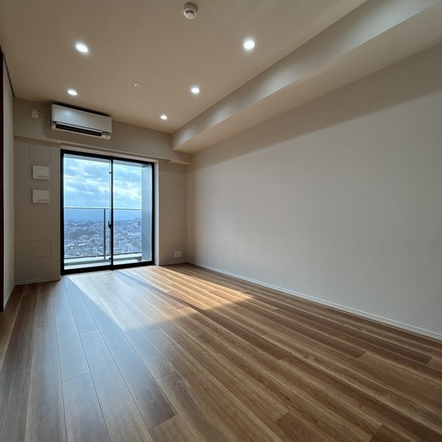 JIYUGAOKA MUSE SQUARE THE RESIDENCEの居間写真