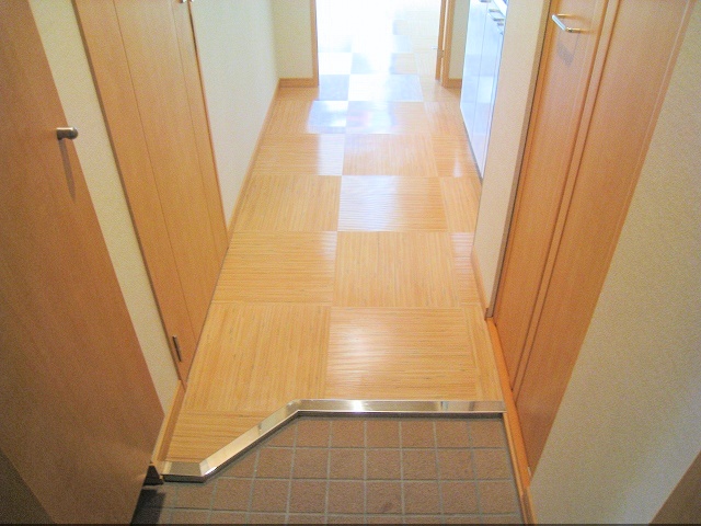 玄関　※写真と異なる場合は現状優先。