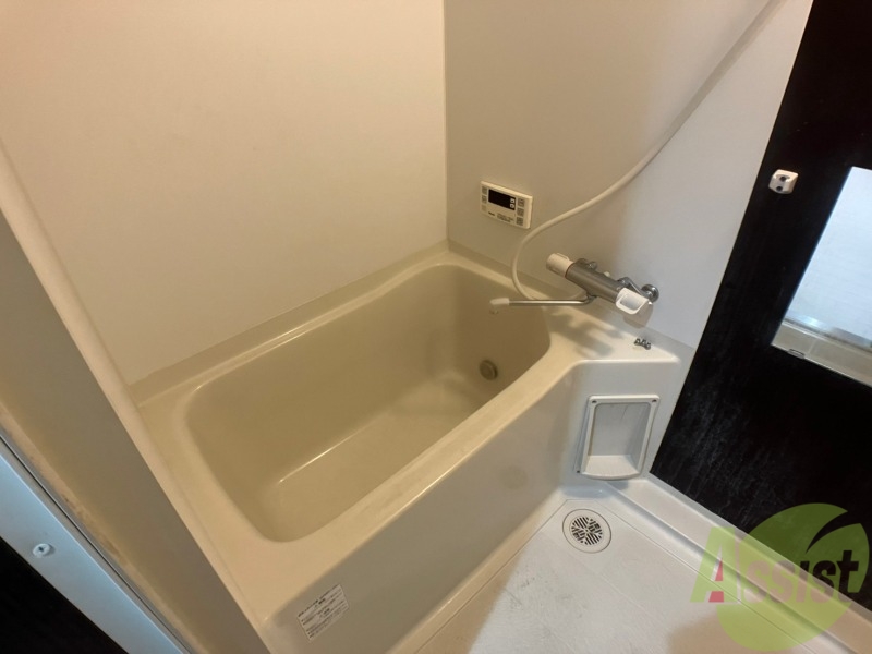 バス・シャワールーム　お風呂になります。一日の疲れを癒してくださいね。