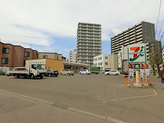コンビニ　セブンイレブン札幌北9条二十四軒通店（コンビニ）まで125m