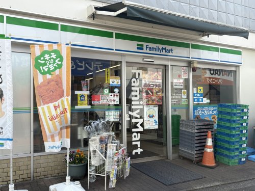 コンビニ　ファミリーマート 妙蓮寺駅前店（コンビニ）まで811m