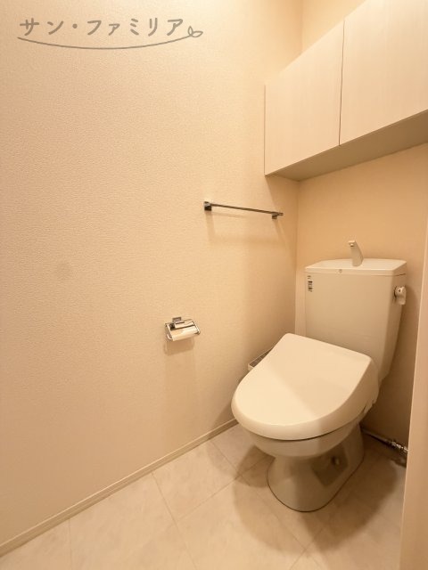 トイレ　同一物件別部屋写真