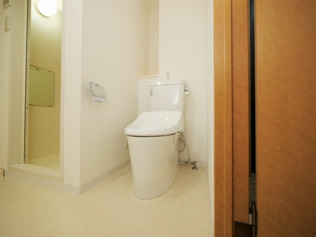 レジデア西本町のトイレ写真
