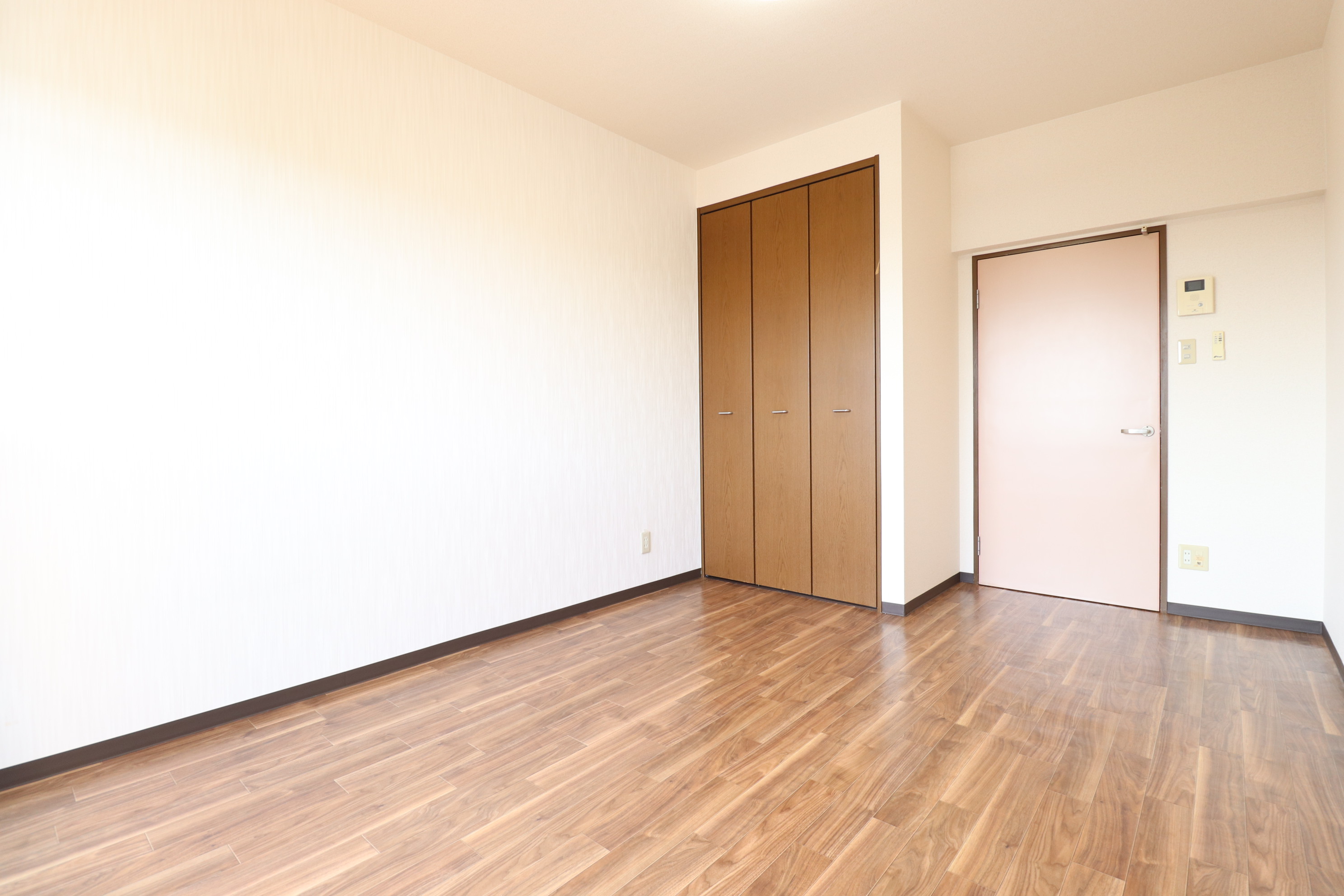 居室・リビング　快適に過ごしていただけるお部屋です♪