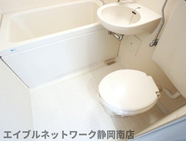 トイレ　シンプルで使いやすいトイレです