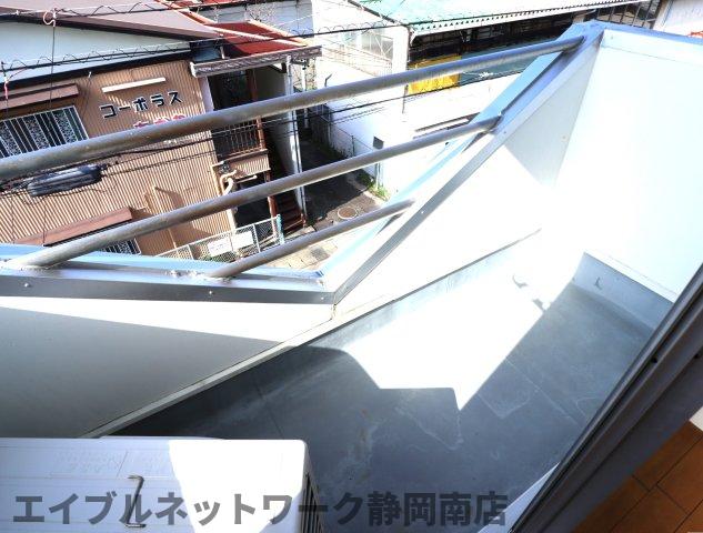 バルコニー　お洗濯にも便利なバルコニー付き