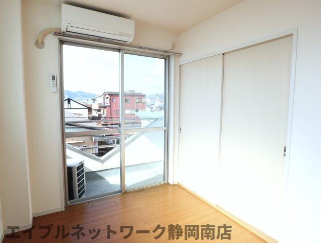 その他部屋・スペース　明るい色調の室内です