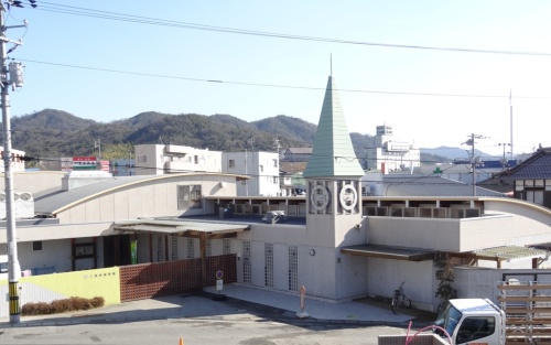 幼稚園・保育園　愛育保育園（幼稚園・保育園）まで298m