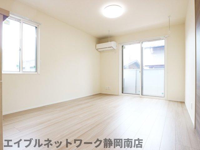 居室・リビング　使いやすい居間です