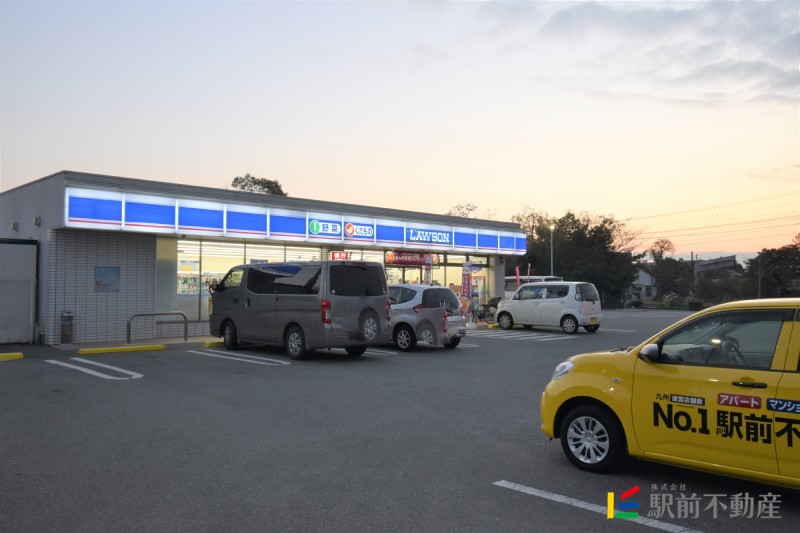 コンビニ　ローソン　筑紫店（コンビニ）まで300m