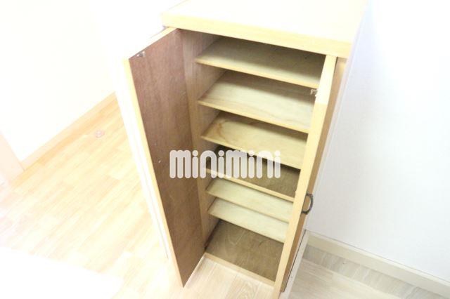 玄関　下駄箱です