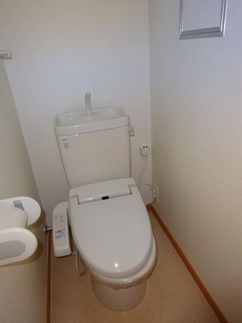 【アンジュール　Ａのトイレ】
