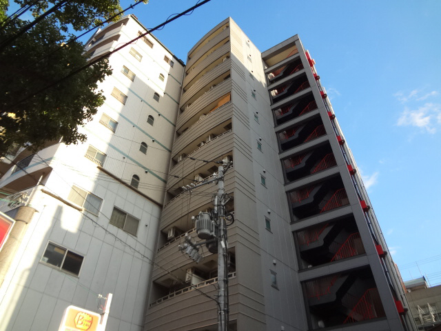 神戸市中央区元町通のマンションの建物外観