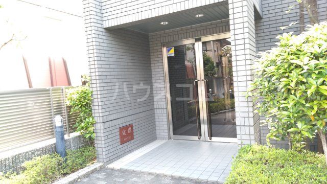 【豊中市上野西のマンションのエントランス】