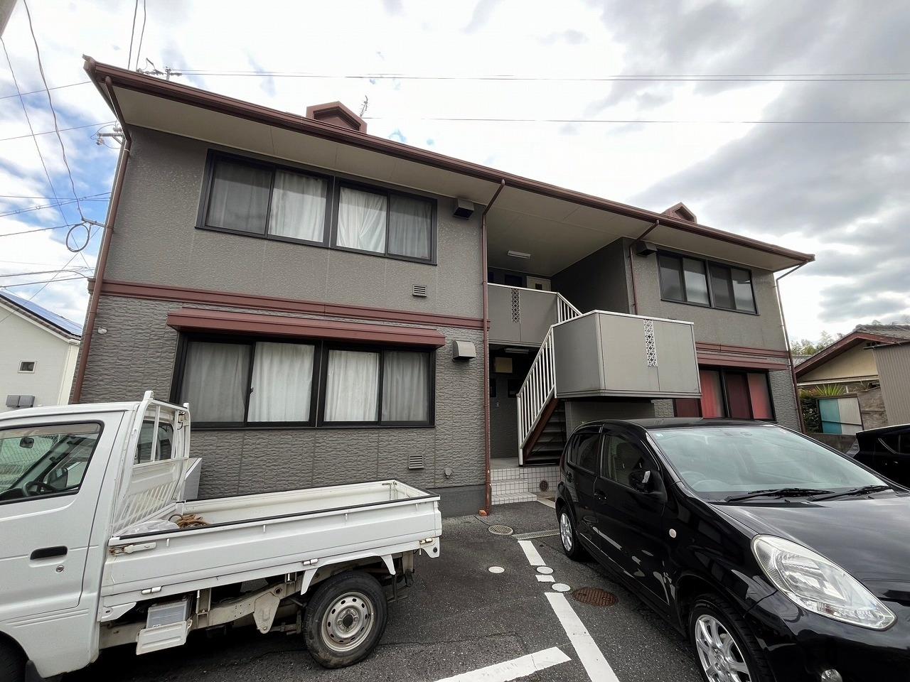 広島市佐伯区屋代のアパートの建物外観