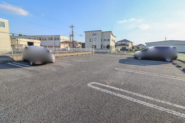 【古河市水海のアパートの駐車場】