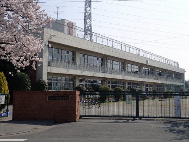 【プリーザメント鳩ヶ谷の小学校】