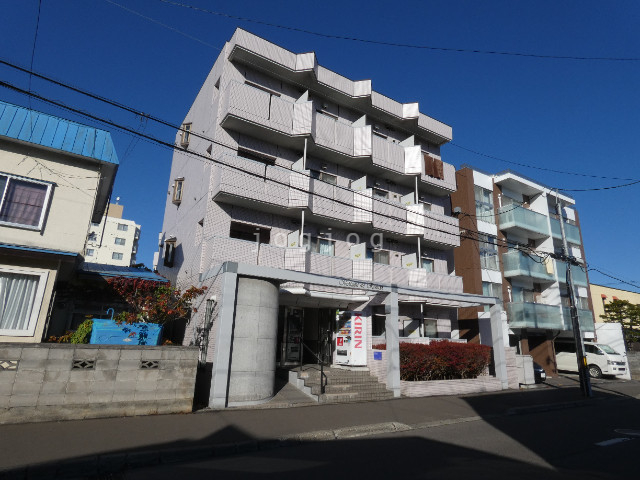 札幌市北区麻生町のマンションの建物外観