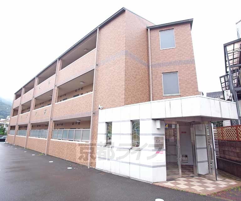 京都市左京区浄土寺下馬場町のマンションの建物外観