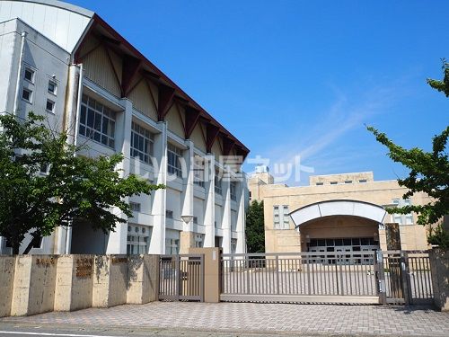 中学校　国立福井大学教育学部附属義務教育学校（中学校）まで359m