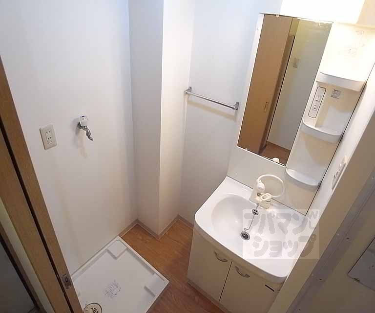 洗面設備　脱衣場。シャンプードレッサー。