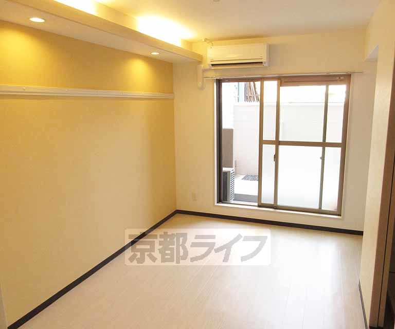 居室・リビング　広めのお部屋です