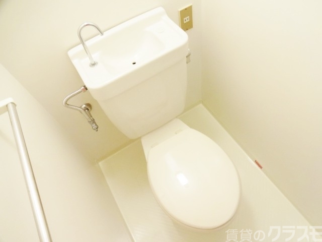 トイレ　温水便座の設置が可能です☆