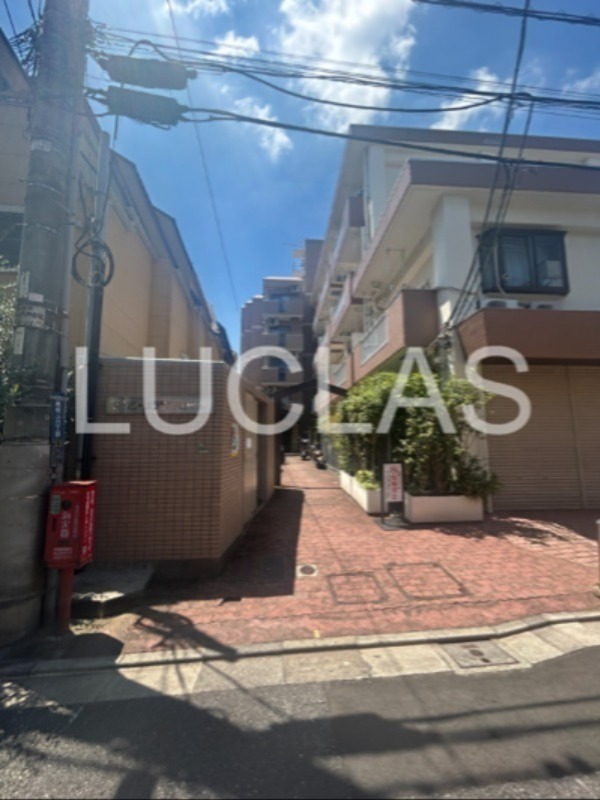 建物外観　『想いの先を照らし出す。』信頼が必要だから、ルクラスへ。