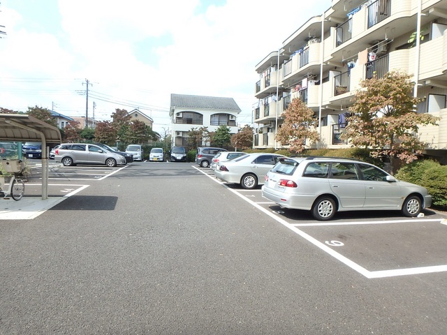 駐車場　★駐車場★（空き状況・使用料等詳細はご確認下さい）