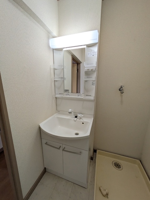 洗面設備　★忙しい朝の身支度に便利な独立洗面★※清掃前の写真です