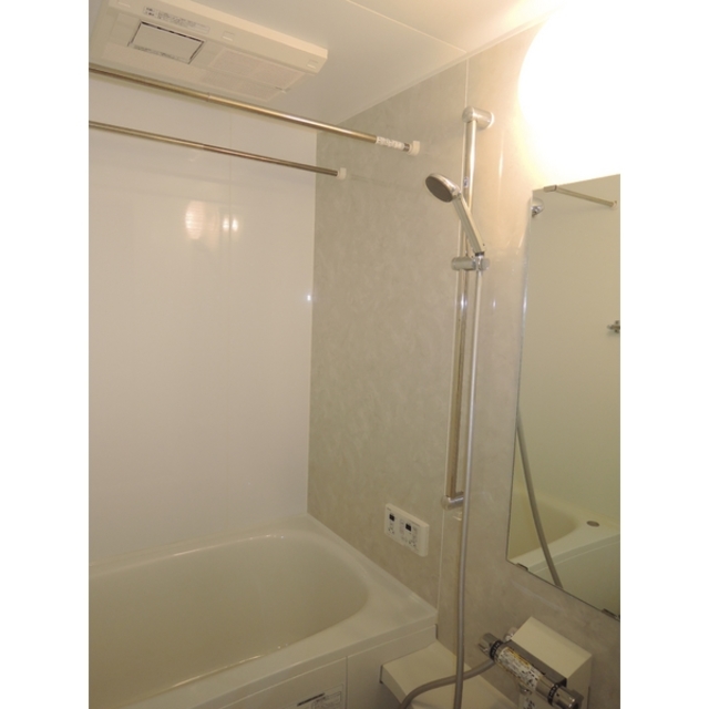 バス・シャワールーム　バスルーム