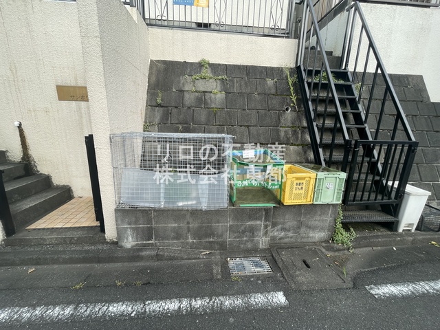 その他共有部分　敷地内にゴミ置き場があるので、朝の忙しいときに便利ですね☆