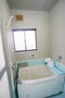 バス・シャワールーム　窓付きのバスルーム♪換気もできて気持ちいいですね♪