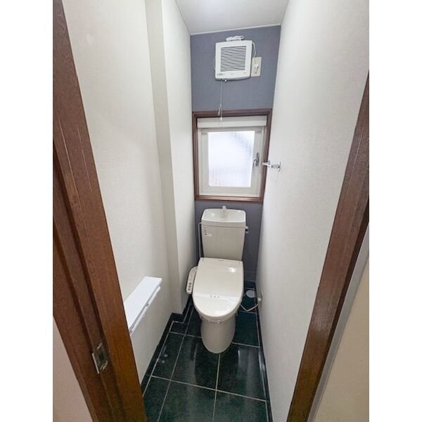トイレ　1階