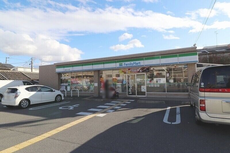 コンビニ　ファミリーマート加美北三丁目店（コンビニ）まで249m