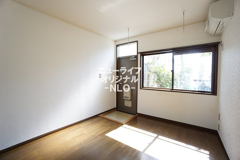 居室・リビング　エアコン付きでいつでも快適に過ごせます