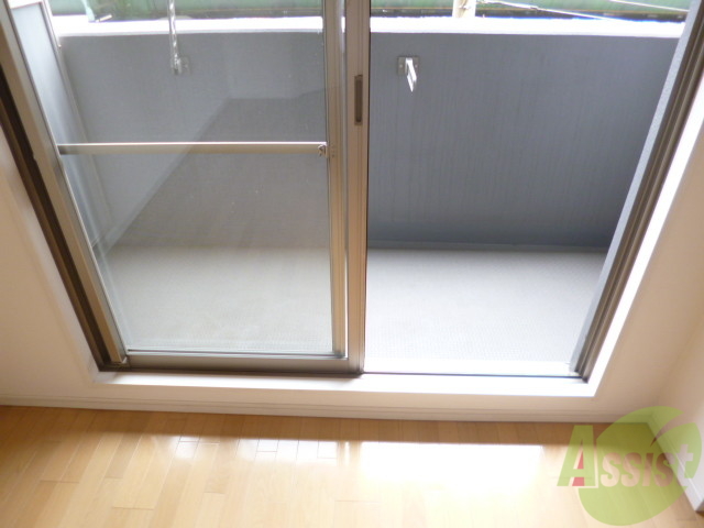 バルコニー　一人分の洗濯ものを干すにはちょうどいいスペースです