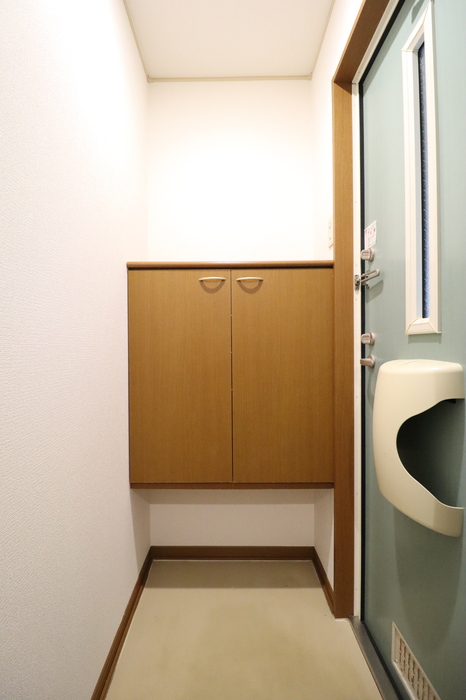玄関　（反転間取り参考写真）